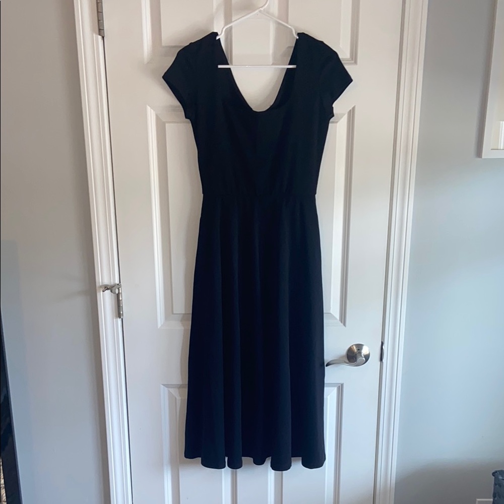 Black Fit and Flare Midi Dress with V-Neck Cap Sleeves